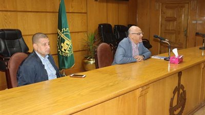 محافظ القليوبية يعقد اجتماعًا مع المهندسين الجدد لتوجيههم ودمجهم في العمل بالمحليات