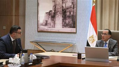 رئيس الوزراء يستعرض إجراءات تطوير منطقة الأهرامات والمتحف المصري الكبير