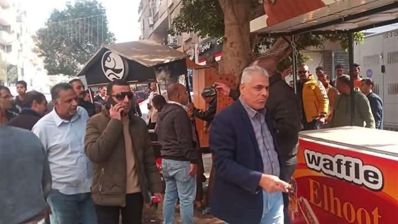 رئيس حى حلوان يقود