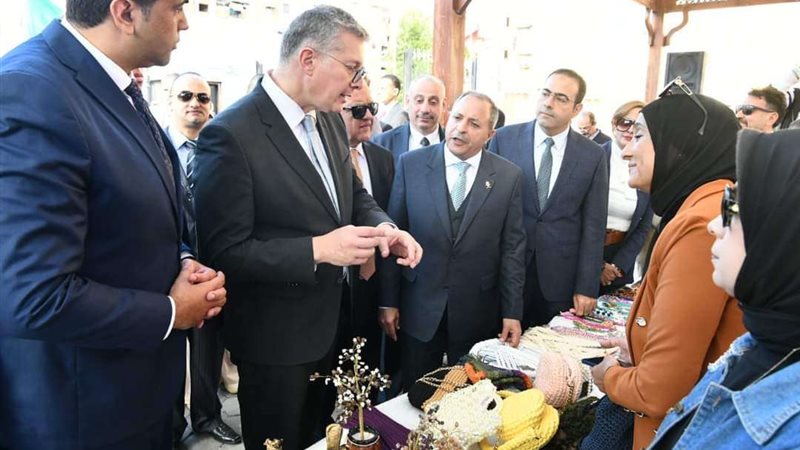 وزير البترول بتفقد