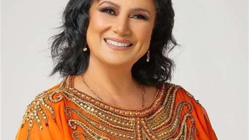 الفنانة القديرة سلوي