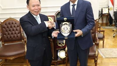 لدعم العلاقات بين البلدين ..محافظ القاهرة يستقبل وفد مقاطعة خنان الصينية