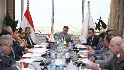 وزير التموين يبحث انتظام العمل بمنظومة الطحن