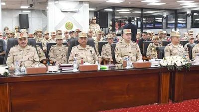 بالصور.. وزير الدفاع يشهد تنفيذ مشروع مراكز القيادة الاستراتيجي