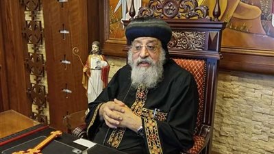 عبر زووم.. البابا تواضروس يلتقي كهنة 