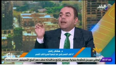 يقلل من عمر العامل الوظيفي.. أستاذ طب نفسي يحذر من العمل لأكثر من 8 ساعات