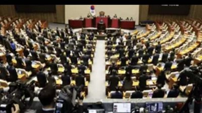 تعليق جلسة البرلمان الكوري الجنوبي للتصويت على عزل الرئيس بعد تراشق بالألفاظ