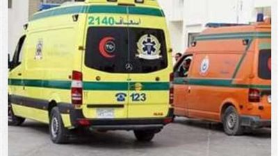 إصابة ثلاثة أشخاص بحادث تصادم سيارتين بطريق العريش القنطرة
