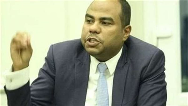 صوره ارشيفيه..أستاذ