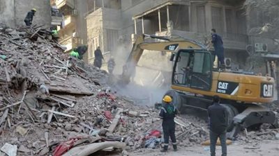 4 شباب مغتربين من بين وفيات عقار العباسية المنهار وارتفاع عدد الضحايا إلى 8