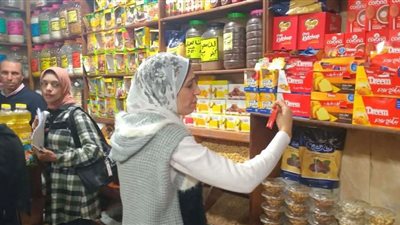 ضبط 165 كيلو من الفراخ غير صالحة للاستخدام الآدمي في حملة تموينية بكفر الشيخ