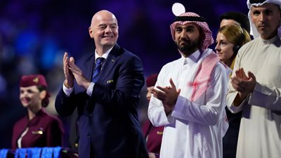كأس العالم 2034: السعودية تُتوج بالاستضافة وسط انتقادات واحتجاجات مُحتملة