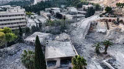 إسرائيل تُدمّر أهدافًا استراتيجية في سوريا وسط التحركات الروسية