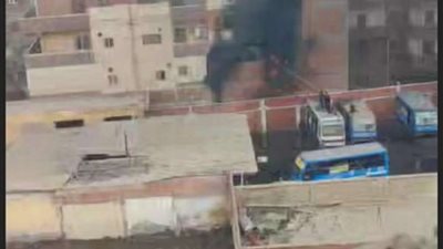 نشوب حريق هائل داخل عقار سكني في شبين الكوم بالمنوفية