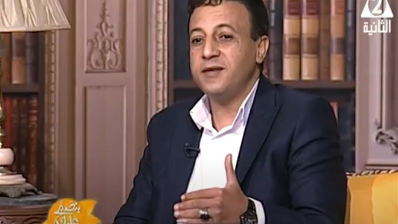 الكاتب الصحفي وليد