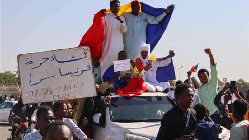 فرنسا تبدأ سحب قواتها