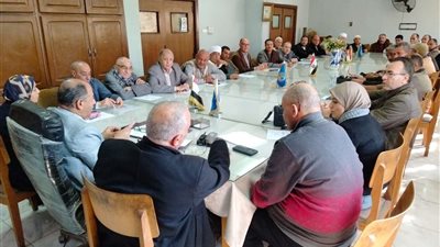 اجتماع بين الري والزراعة بأمناء و روابط الهندسات بالبحيرة