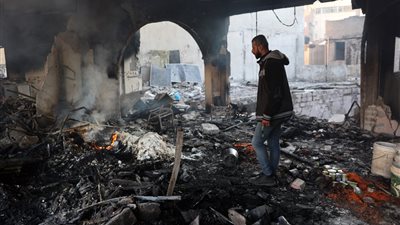 مجزرة في حي الدرج بغزة: 8 قتلى من عائلة واحدة في غارة جوية