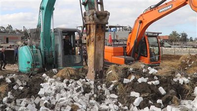 حملة لإزالة التعديات على أملاك الدولة والأراضي الزراعية بالحامول في كفر الشيخ