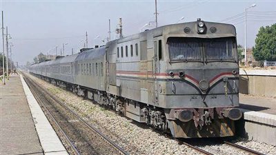 توقف حركة القطارات بين القاهرة والإسكندرية لخروج عربتين عن القضبان في قويسنا