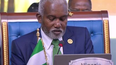 وزير خارجية نيجيريا يدعو إلى تمكين الشباب وتعزيز الإنتاجية