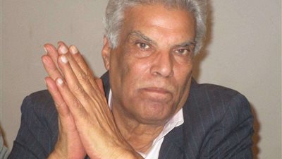 بعد توقفه عن الطعام والشراب.. الروائي إبراهيم عبد المجيد يطالب الدولة بإنقاذ 