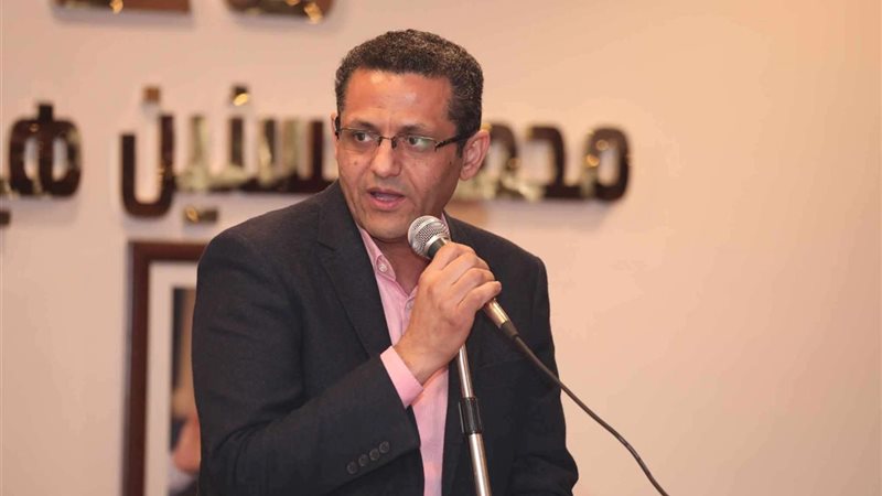 الكاتب الصحفي خالد