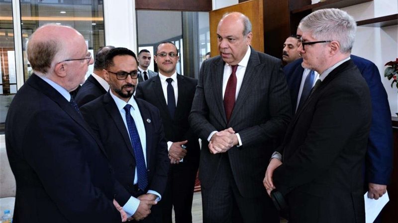 خلال الافتتاح