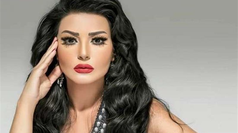 الفنانة سمية الخشاب