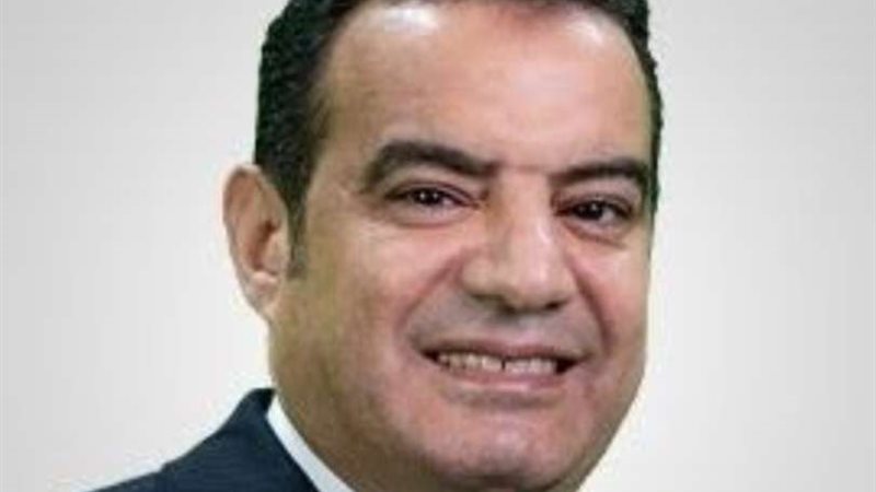احمد إدريس عضو لجنة