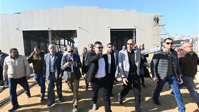 الشربيني يتفقد أعمال تطوير الطريق بمنطقة الأندلس بالقاهرة الجديدة