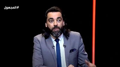 اللمبي 8 جيجا.. باحث يحذر من خطر الشرائح التي توضع بجسم الإنسان