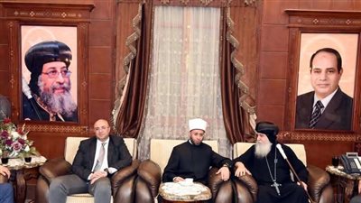 بالصور.. محافظ بني سويف ووزير الأوقاف في زيارة للمطرانية