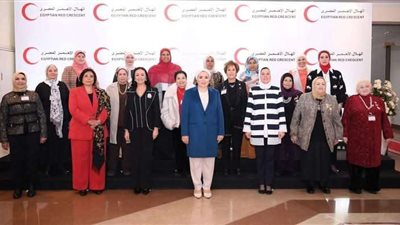 انتصار السيسى: أتوجه بالشكر والاعتزاز للمتطوعين فى الهلال الأحمر المصري