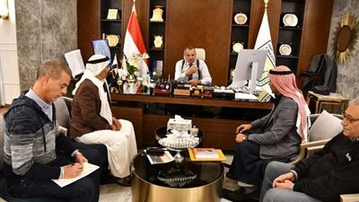 محافظ جنوب سيناء يبحث آليات تنشيط السياحة بمنطقة سرابيط الخادم