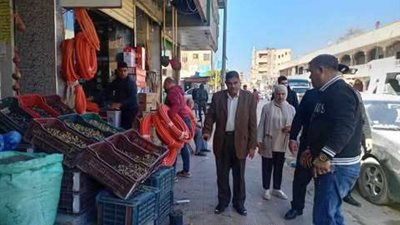 مجلس العريش يشن حملة لإزالة الاشغالات وتحرير محاضر للمخالفين