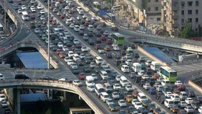 النشرة المرورية..  كثافة مرورية مرتفعة بأماكن مختلفة في القاهرة والجيزة