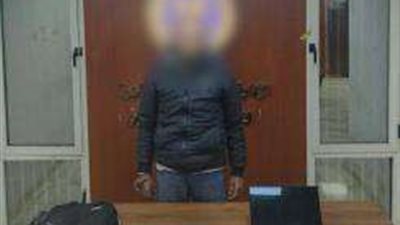 أمن القاهرة يضبط لصًا سرق محتويات السيارات في عابدين