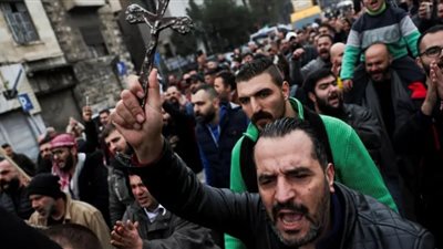 احتجاجات في سوريا بعد حرق شجرة عيد الميلاد في السقيلبية