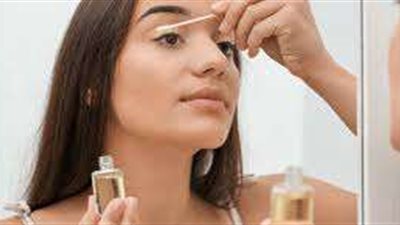 الطب البديل.. تعرفي على الفوائد السحرية لزيت الخروع للعينين