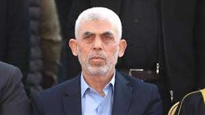 غضب إسرائيلي بسبب عرض قمصاناً عليها صورة السنوار تابعة لشركة أمريكية