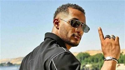 أيمن بهجت قمر يهاجم محمد رمضان ويختار بعض الألقاب للفنانات