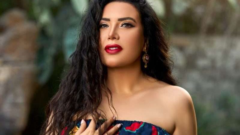 الفنانة عبير صبري