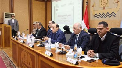 محافظ كفر الشيخ يُكلف بتكثيف الرقابة وتحسين الخدمات للمواطنين خلال اجتماع المكتب التنفيذي