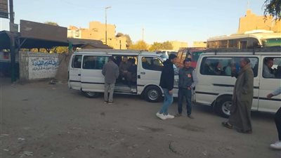 مواقف الركاب بمراكز أسيوط خطر يهدد أرواح المواطنين... والأهالي يطالبون بالتطوير