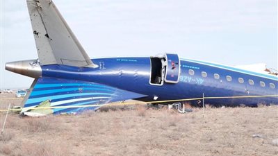 أذربيجان تنكّس الأعلام حدادًا على ضحايا تحطّم الطائرة