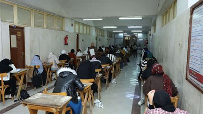 رئيس جامعة الزقازيق يشدد على تهيئة المناخ المناسب للطلاب خلال الامتحانات