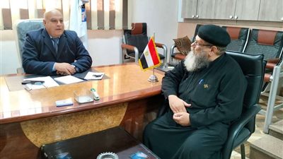 رئيس وادي النطرون يستقبل وفدا من الاخوة الأقباط لتهنئته بمنصبه الجديد