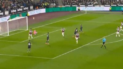 صلاح يسجل  ويصنع في تقدم ليفربول على وست هام بالشوط الأول من الدوري الإنجليزي