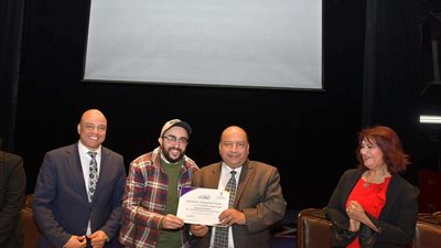 نائب رئيس جامعة القاهرة: العروض المسرحية ليست مجرد وسيلة للترفيه بل تساهم في نقل التجارب الحياتية.